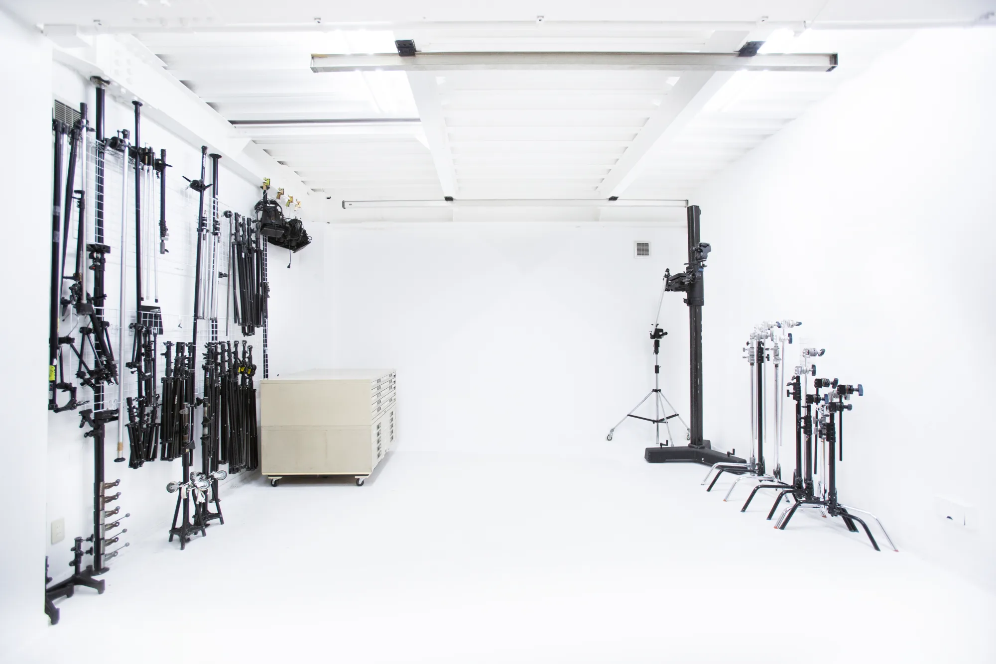 B Studio 1F