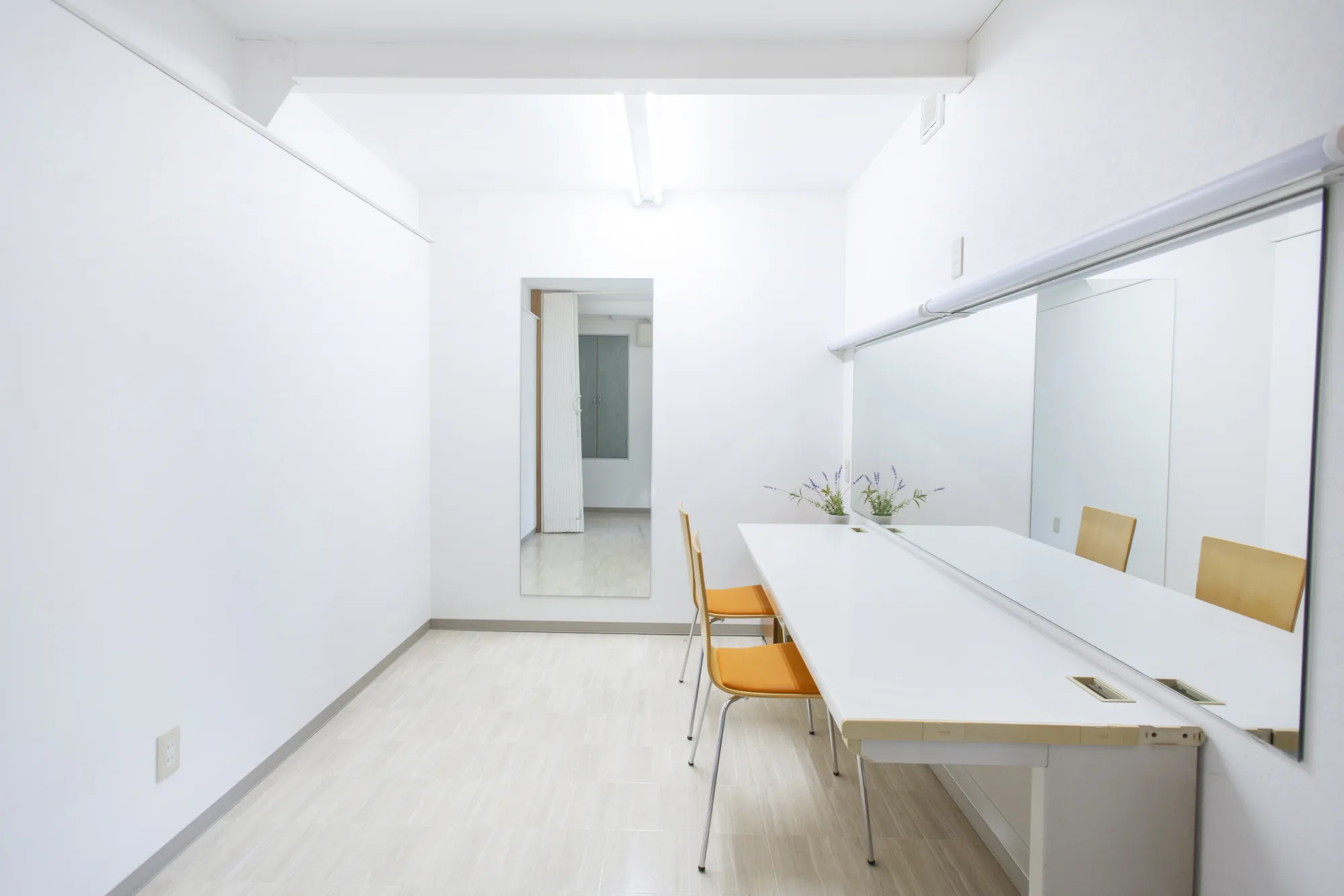 Hair & Makeup Room 3F